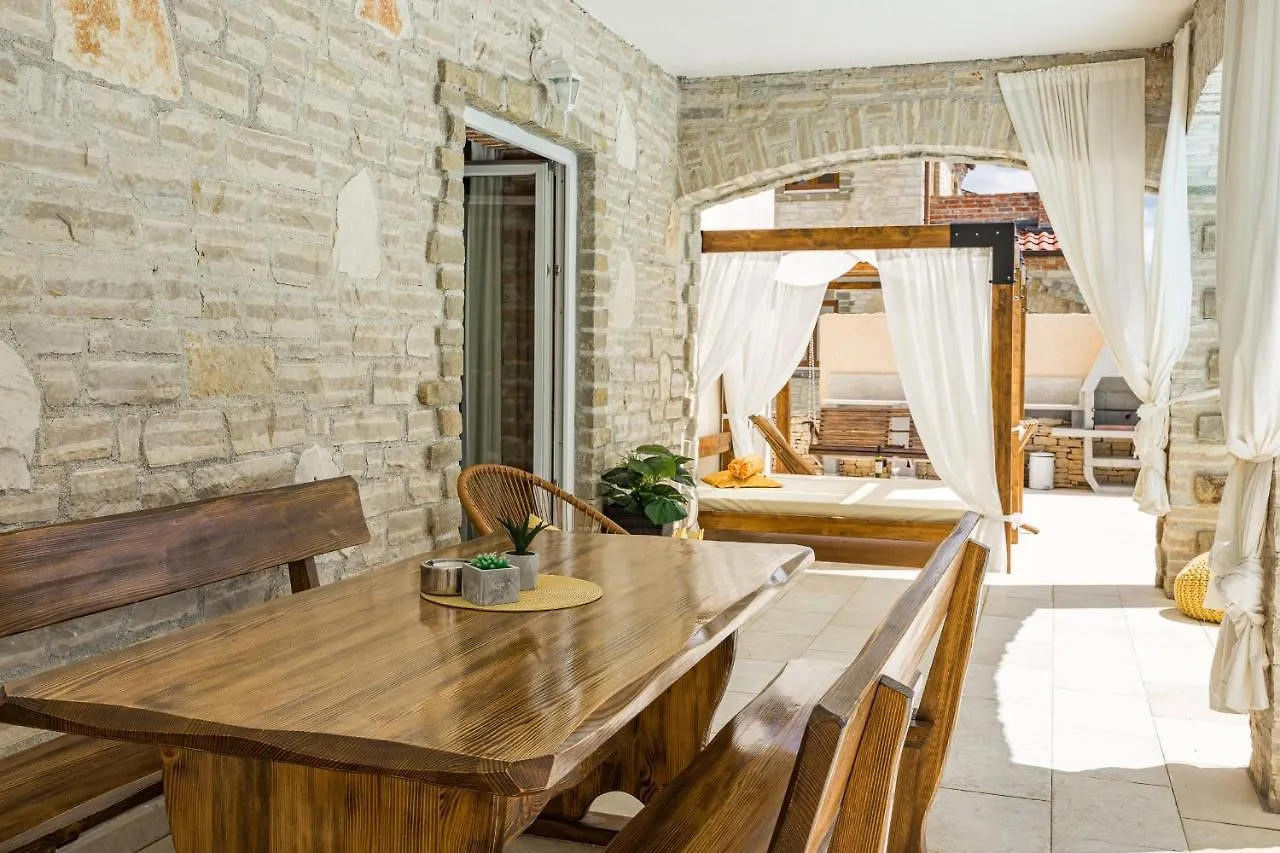 Villa Pietro Comfortable Holiday Residence Cabrunici