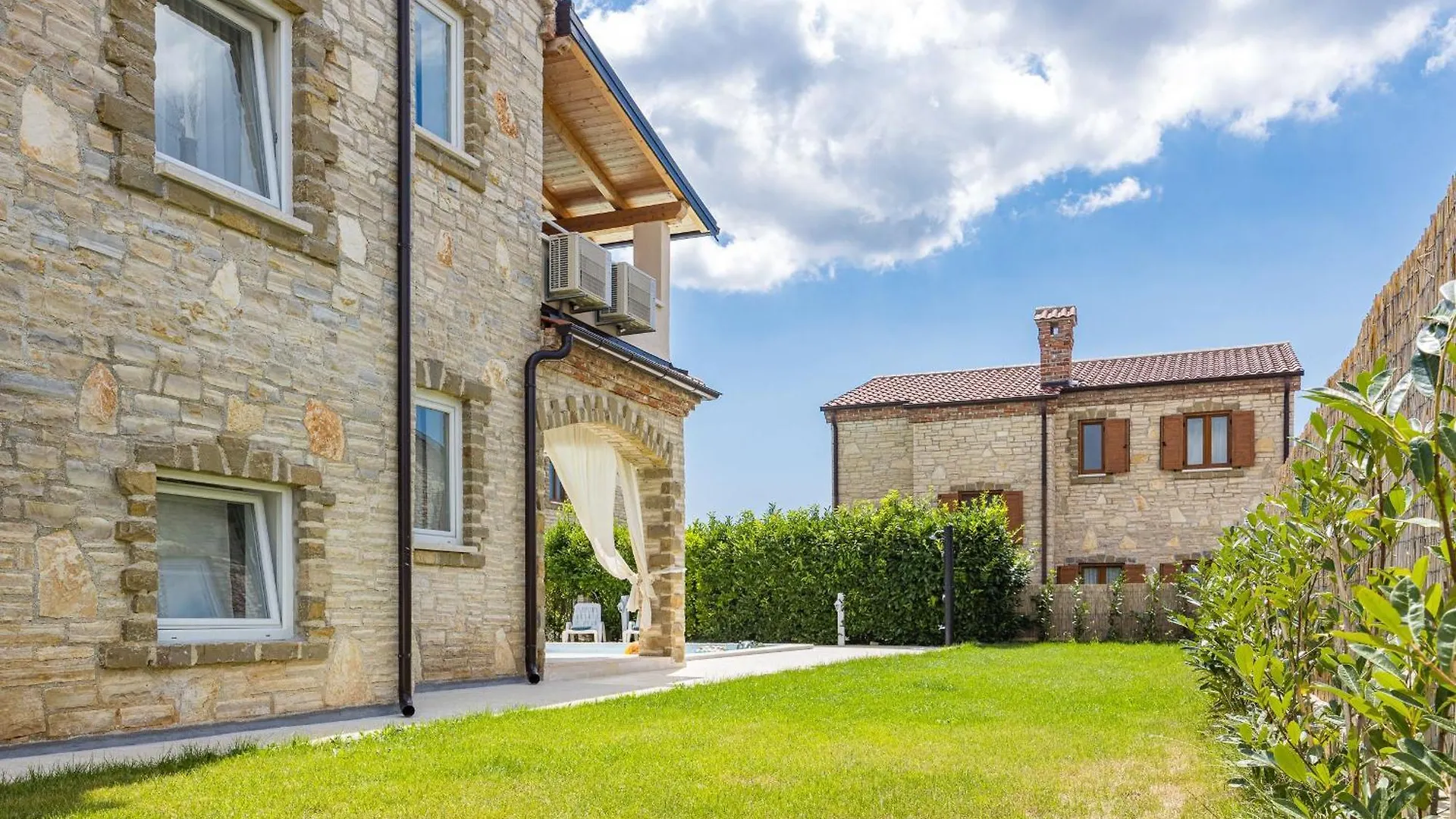 Villa Pietro Comfortable Holiday Residence Cabrunici