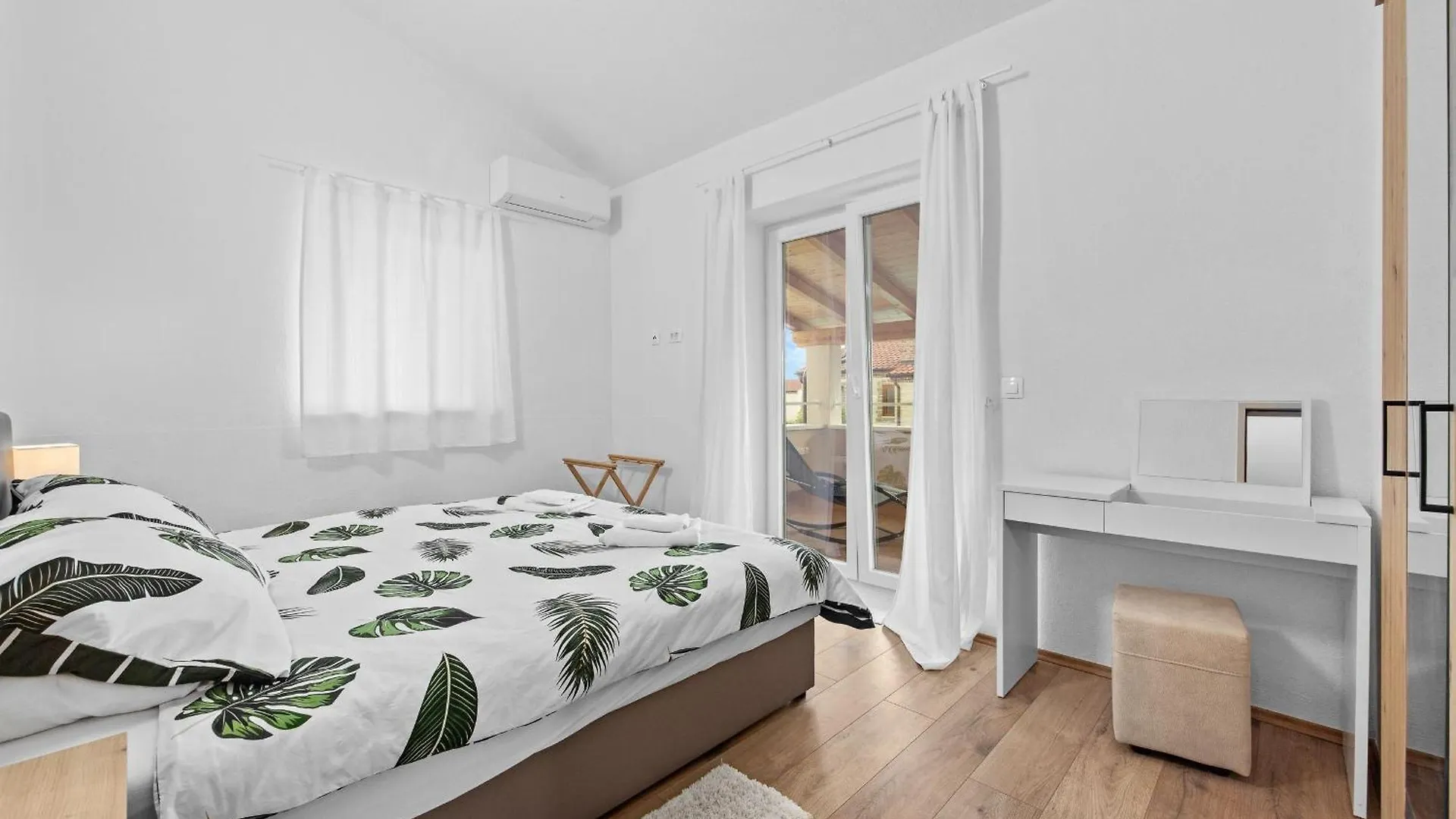 Villa Pietro Comfortable Holiday Residence Cabrunici